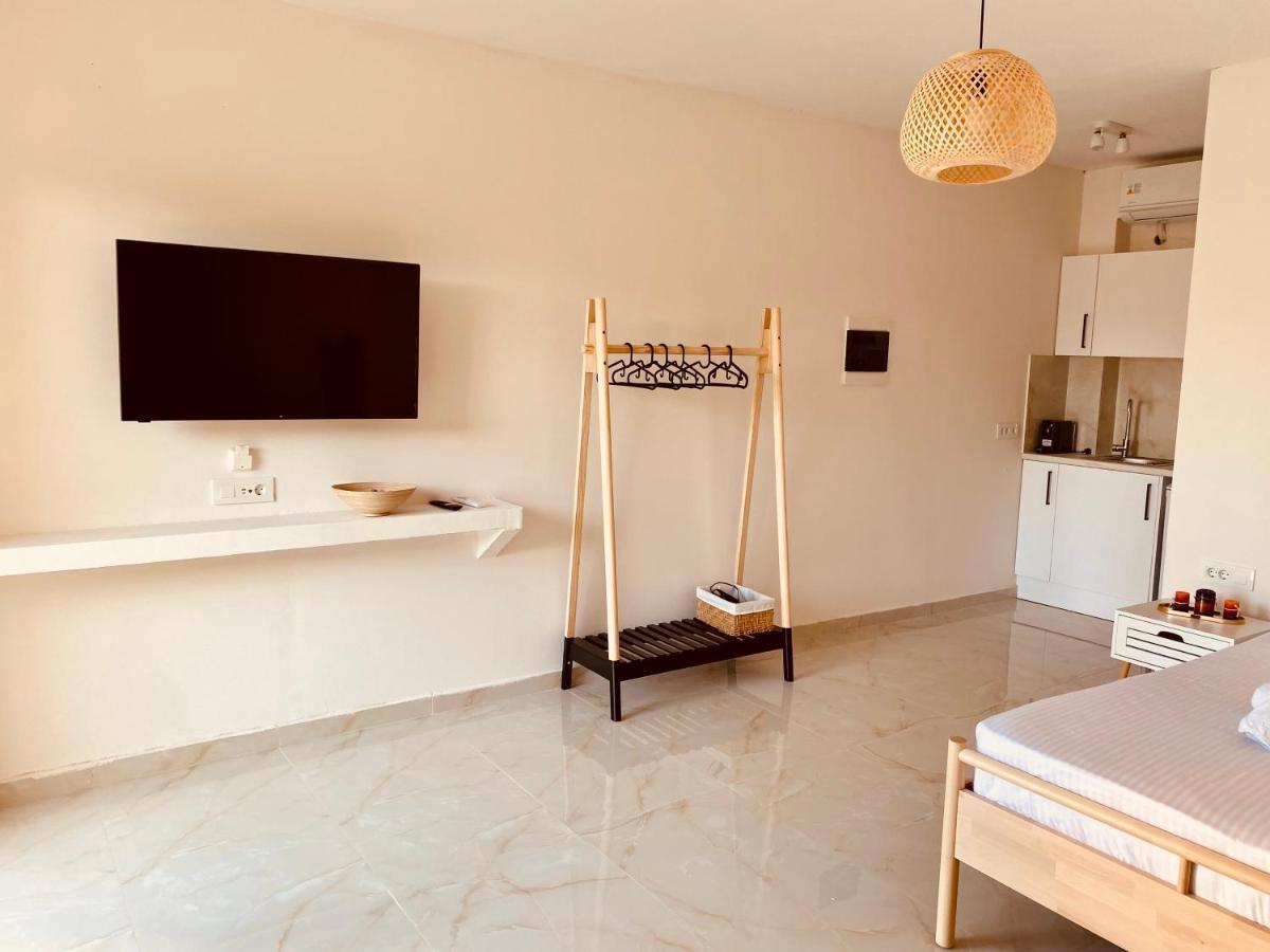 Nikludin Suites & Studios Laganás Eksteriør bilde