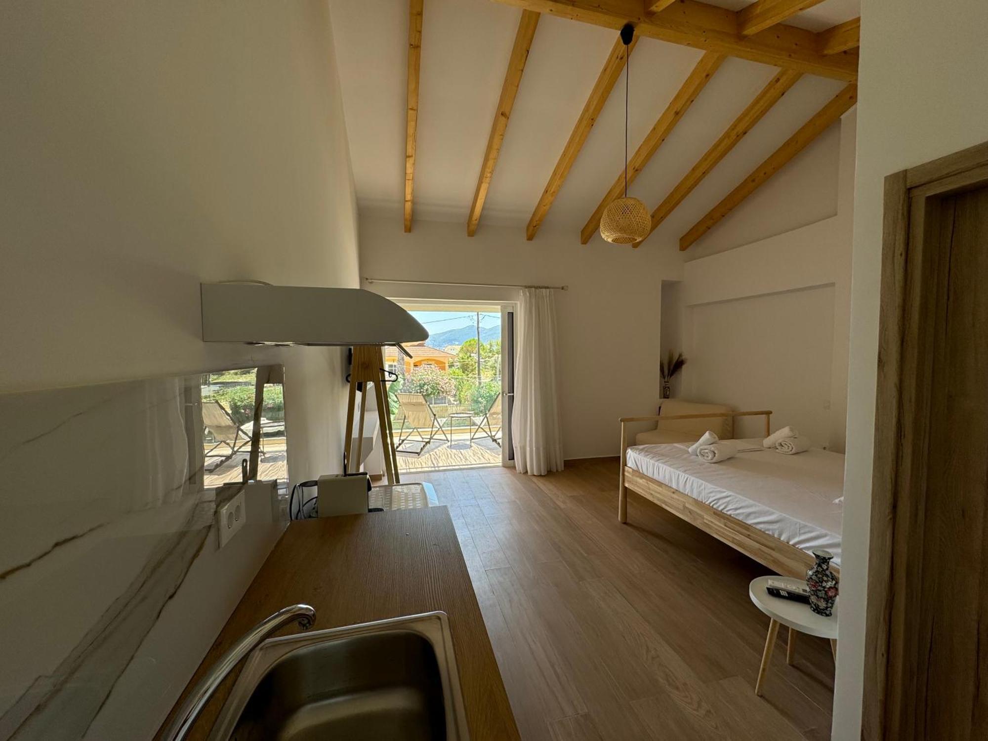 Nikludin Suites & Studios Laganás Eksteriør bilde